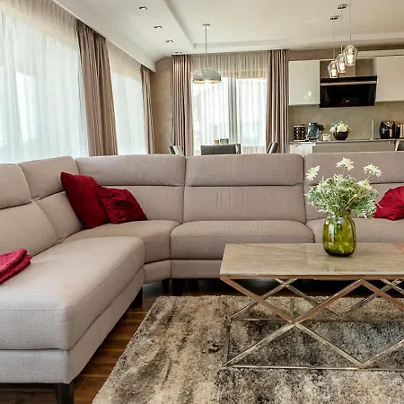 Luxury Sea View Flat With Parking In Briz By Flat Manаger Apartmán *